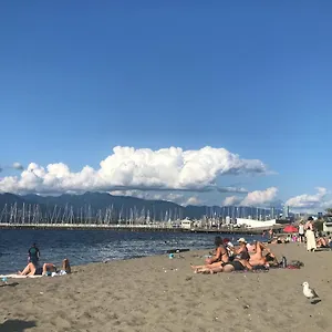  Guest house Heart Of Kitsilano Area,5 Mins Walk To Kits Beach,no Share With Other People Canada