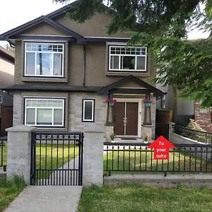  Guest house Private W King Bed, Ground Level, Naturally Bright Canada